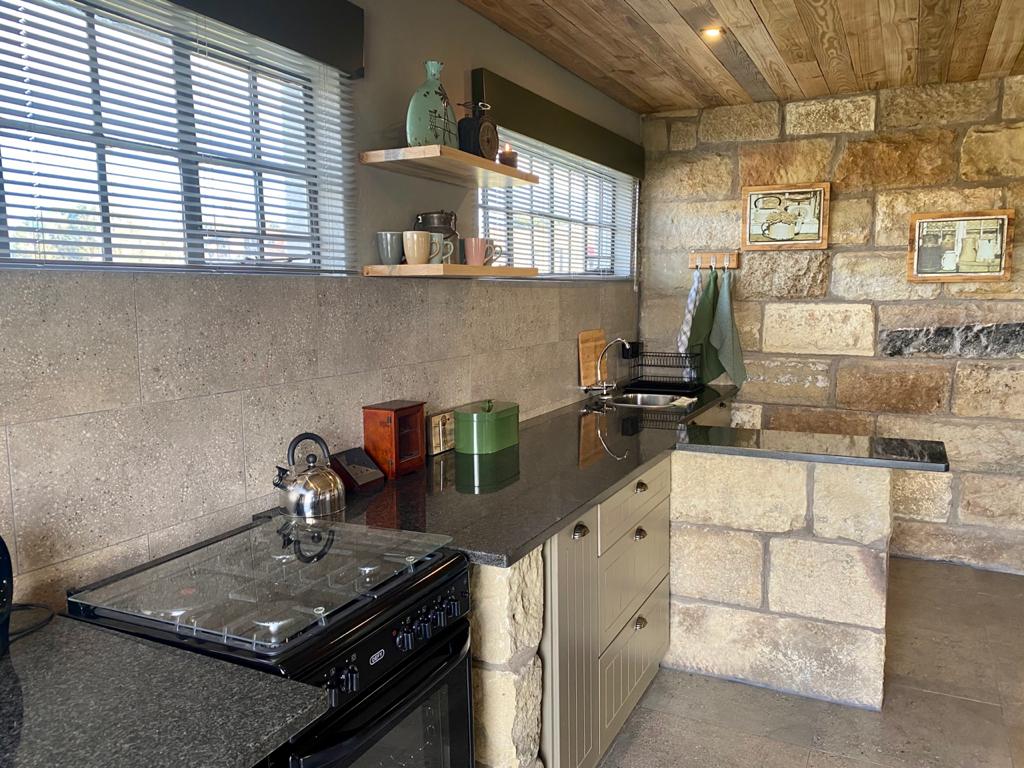 Equipped kitchen at Di Plek Farm house in Clarence.